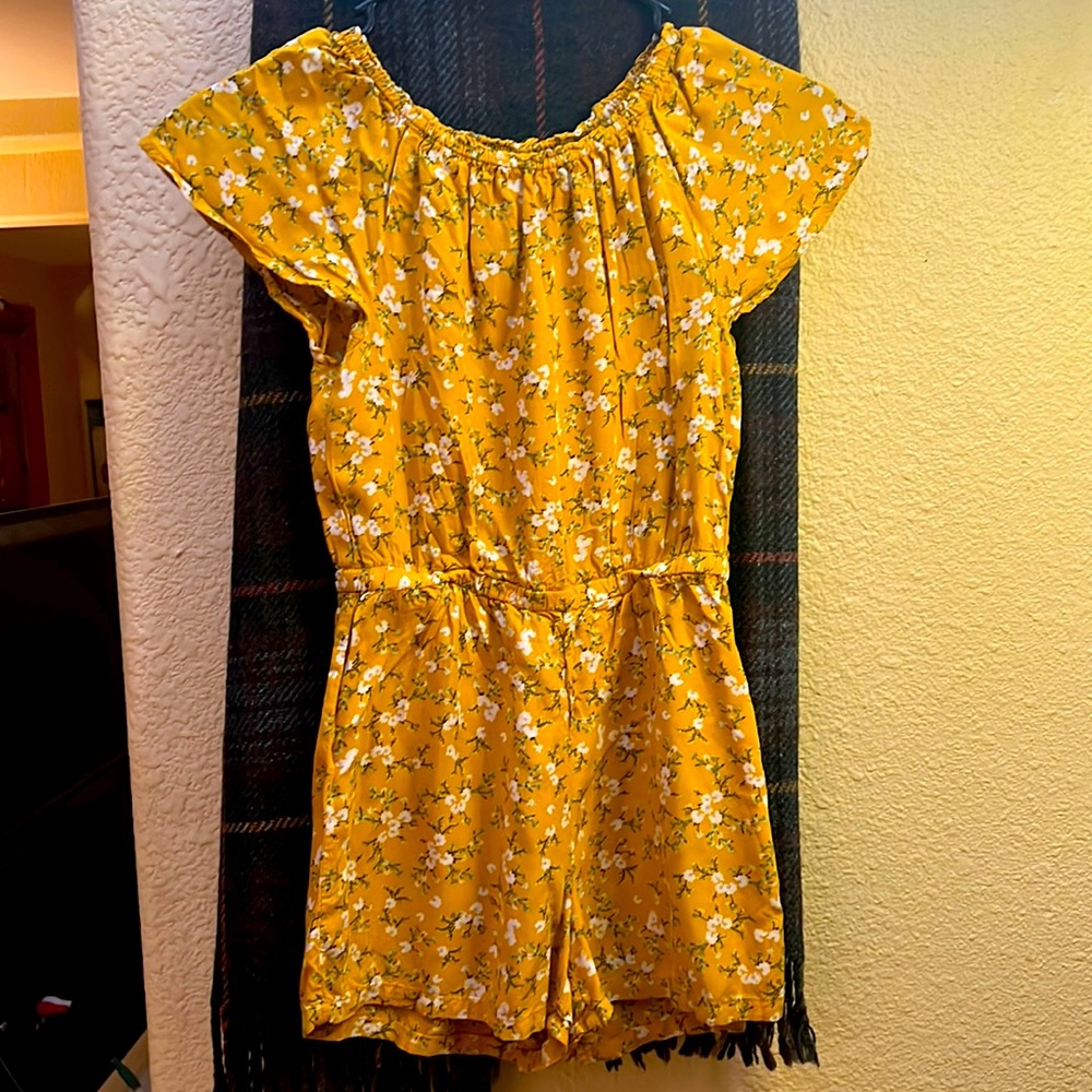 Old Navy girls flower shorts jumper